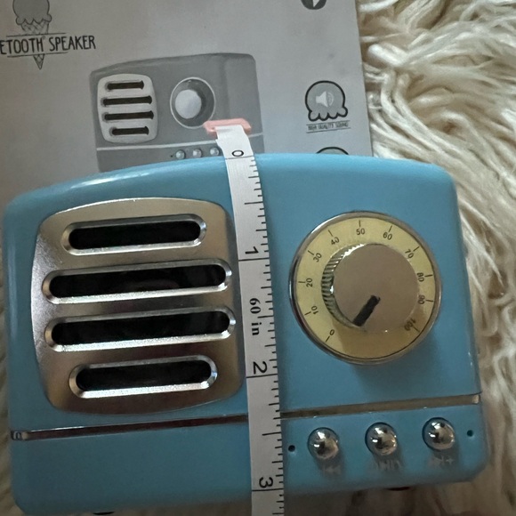 2 New TARGET BULLSEYE'S PLAYGROUND Vivitar RETRO WIRELESS BLUETOOTH SPEAKERS - Picture 6 of 6